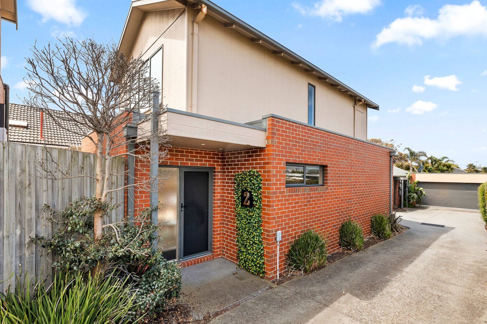 Gallery: 2/555 Station Street