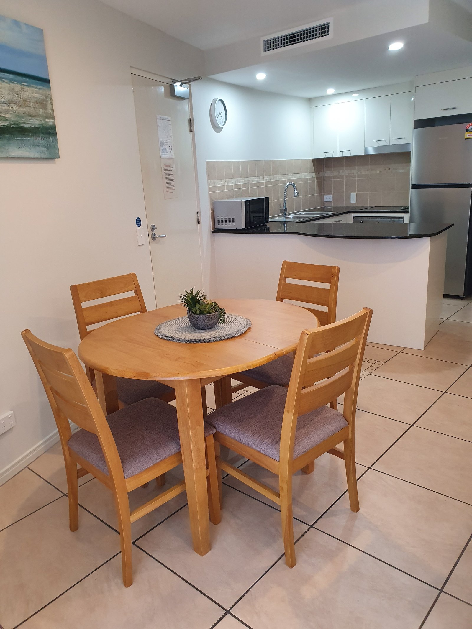 2/558-559 Esplanade  URANGAN 5