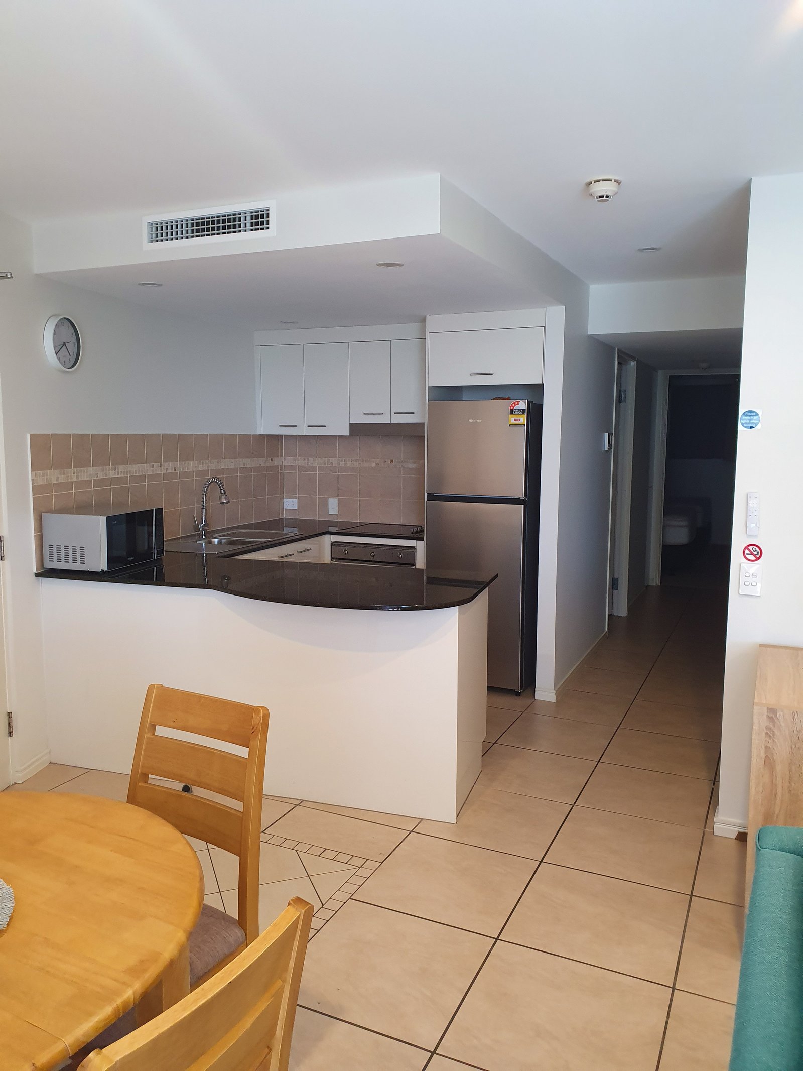2/558-559 Esplanade  URANGAN 6