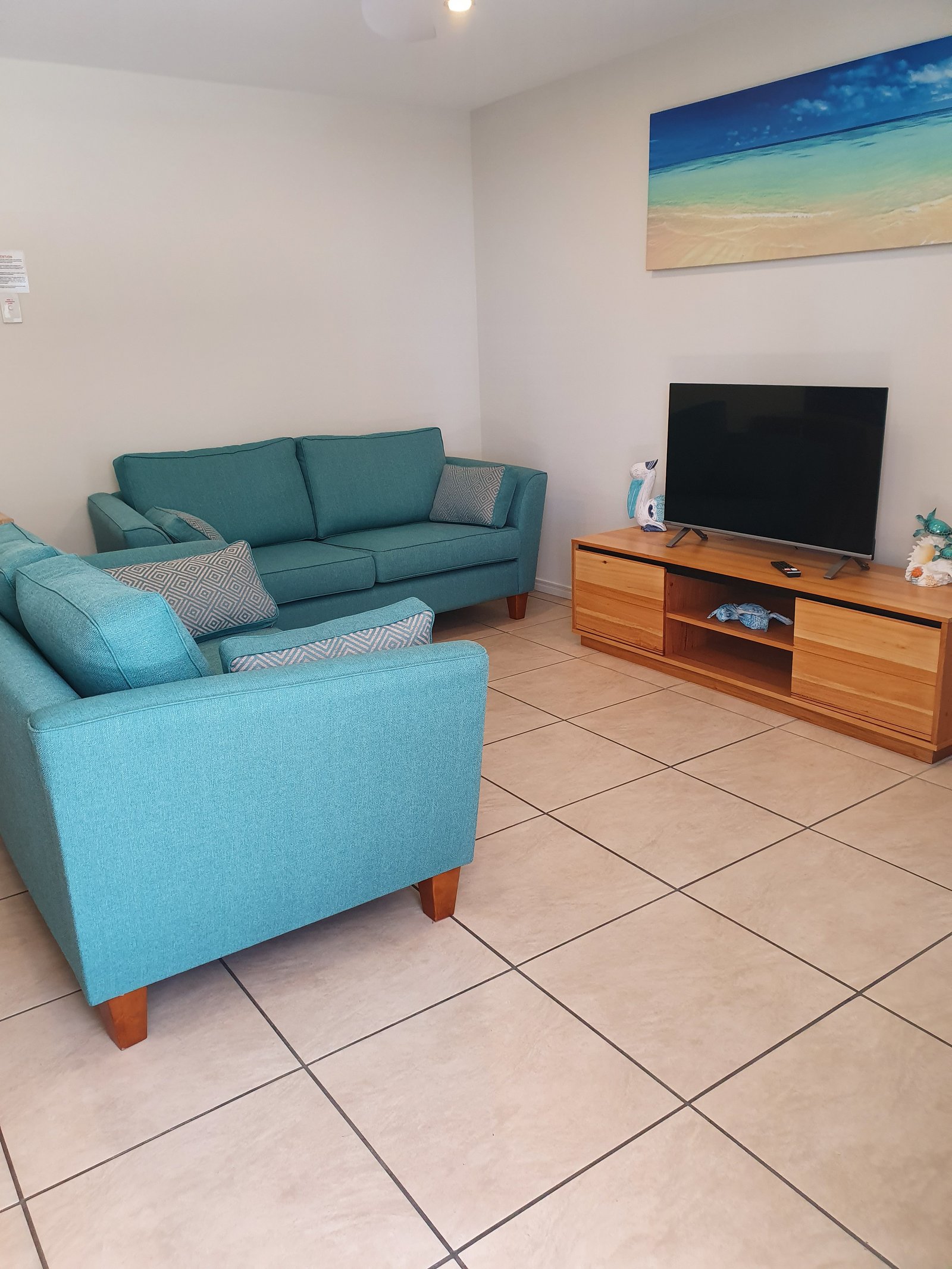 2/558-559 Esplanade  URANGAN 3