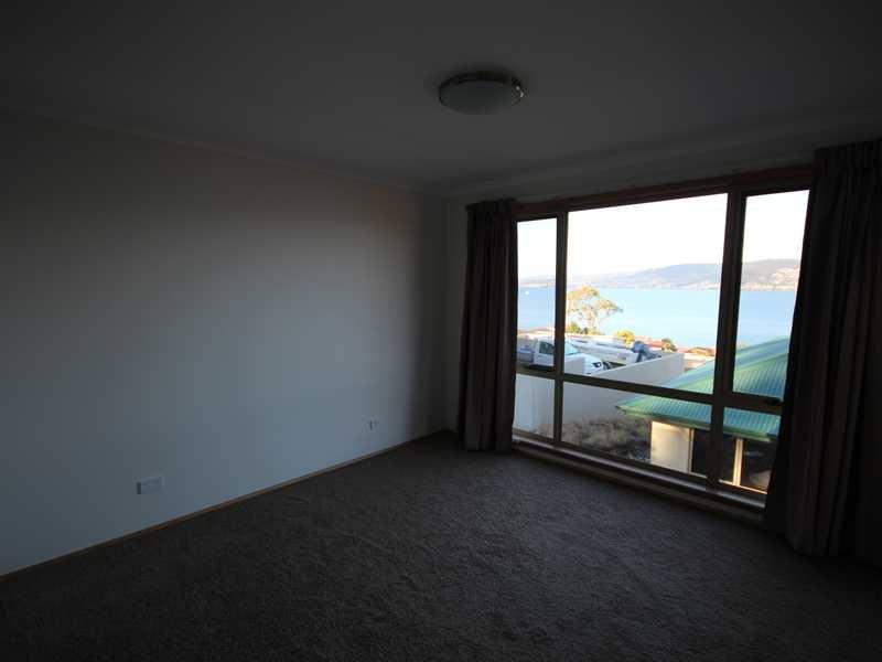 2/558 Oceana Drive TRANMERE 6