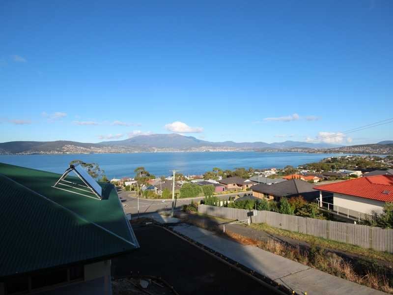 2/558 Oceana Drive TRANMERE 6