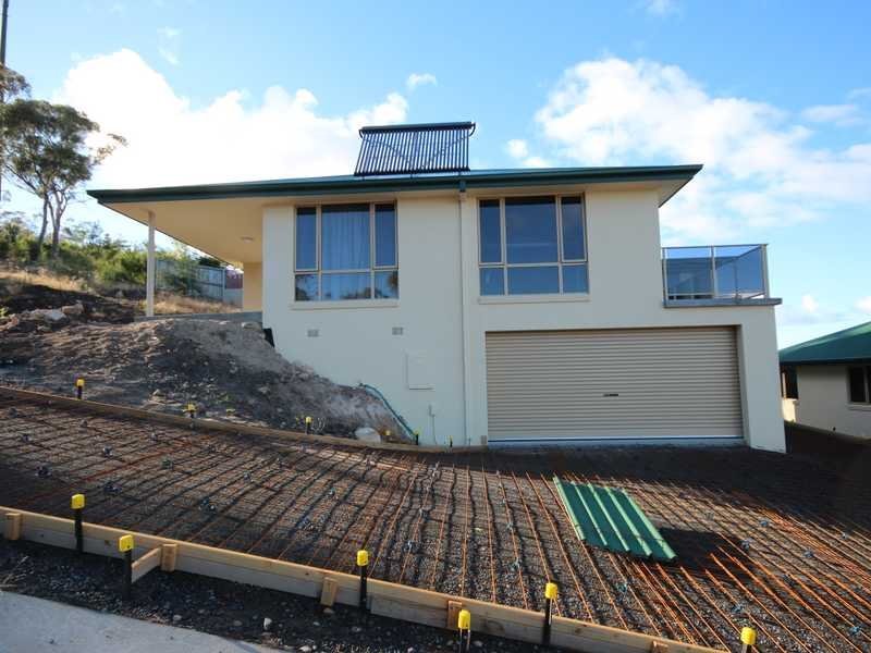 2/558 Oceana Drive TRANMERE 14