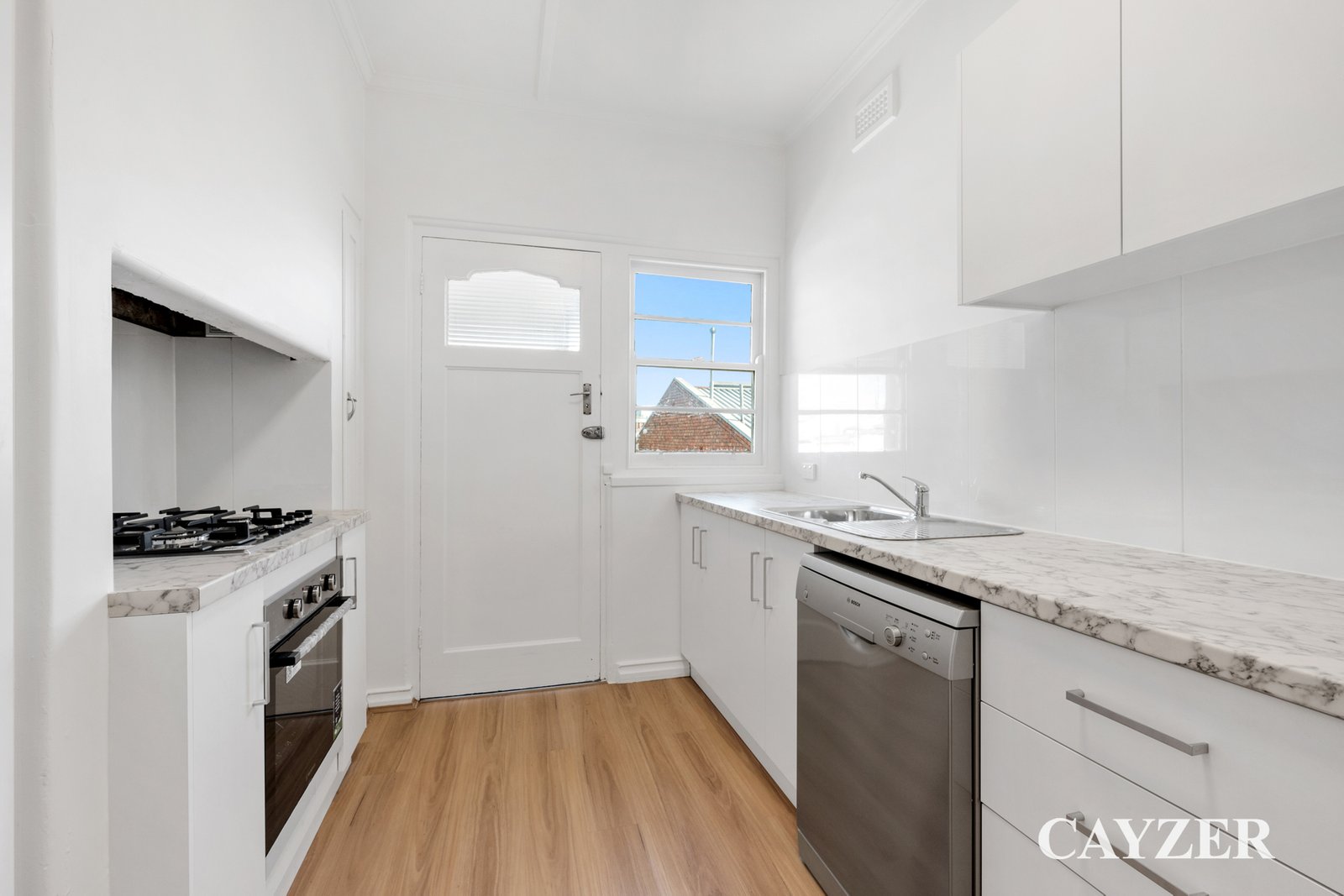 Gallery: 2/559 Orrong Road
