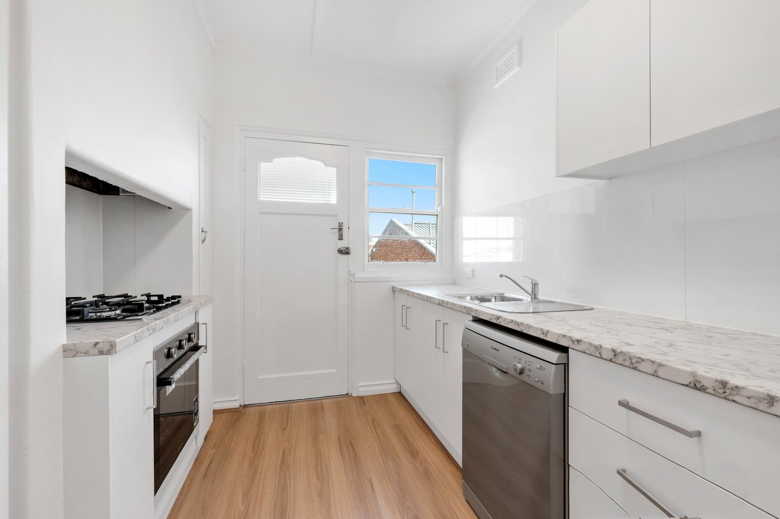 Gallery: 2/559 Orrong Road