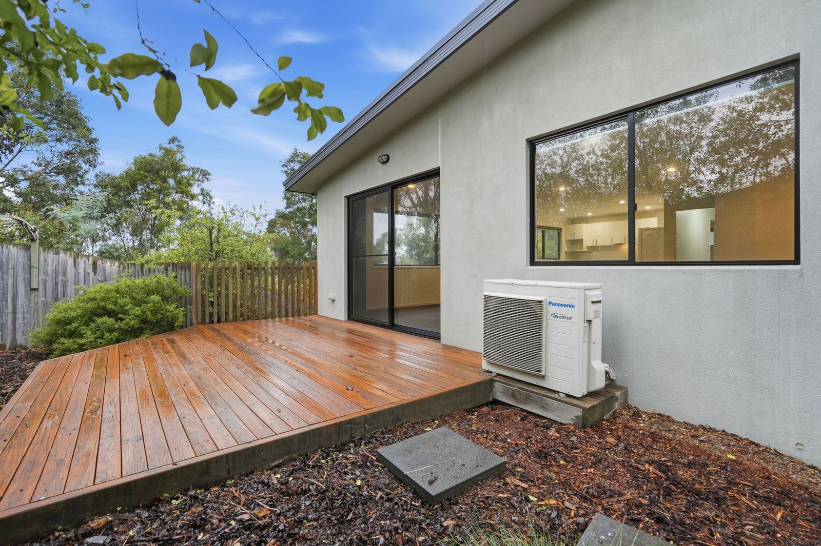 2/56 Branscombe Rd  CLAREMONT 10