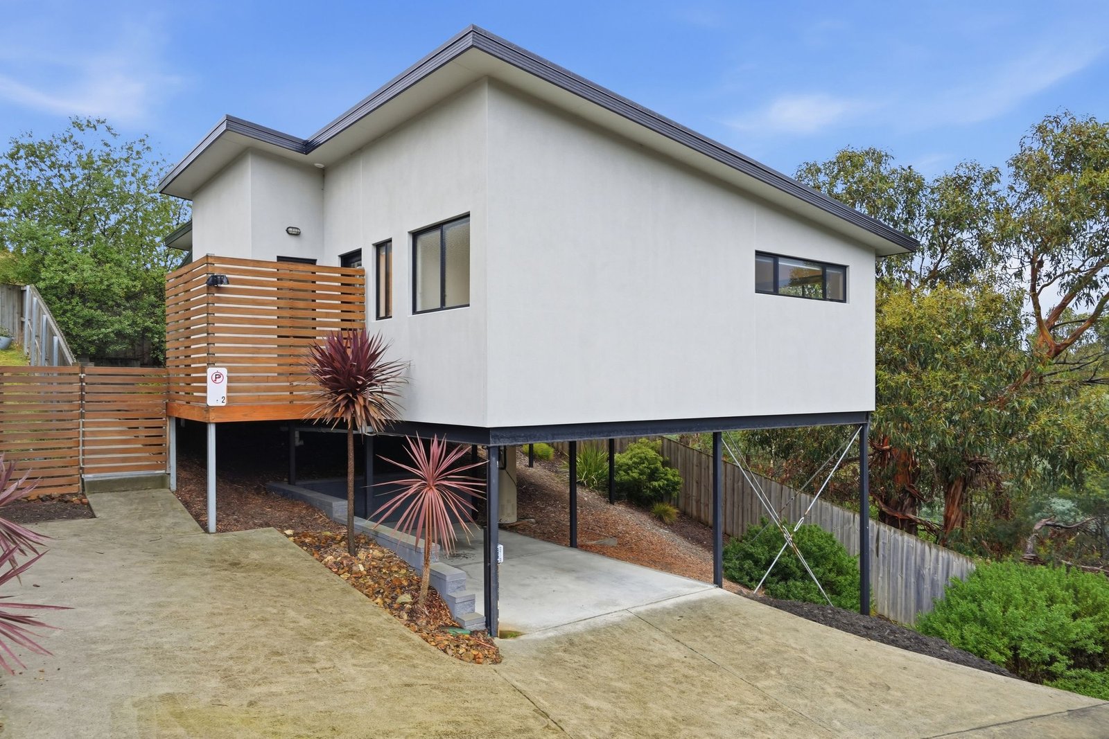 2/56 Branscombe Rd  CLAREMONT 12