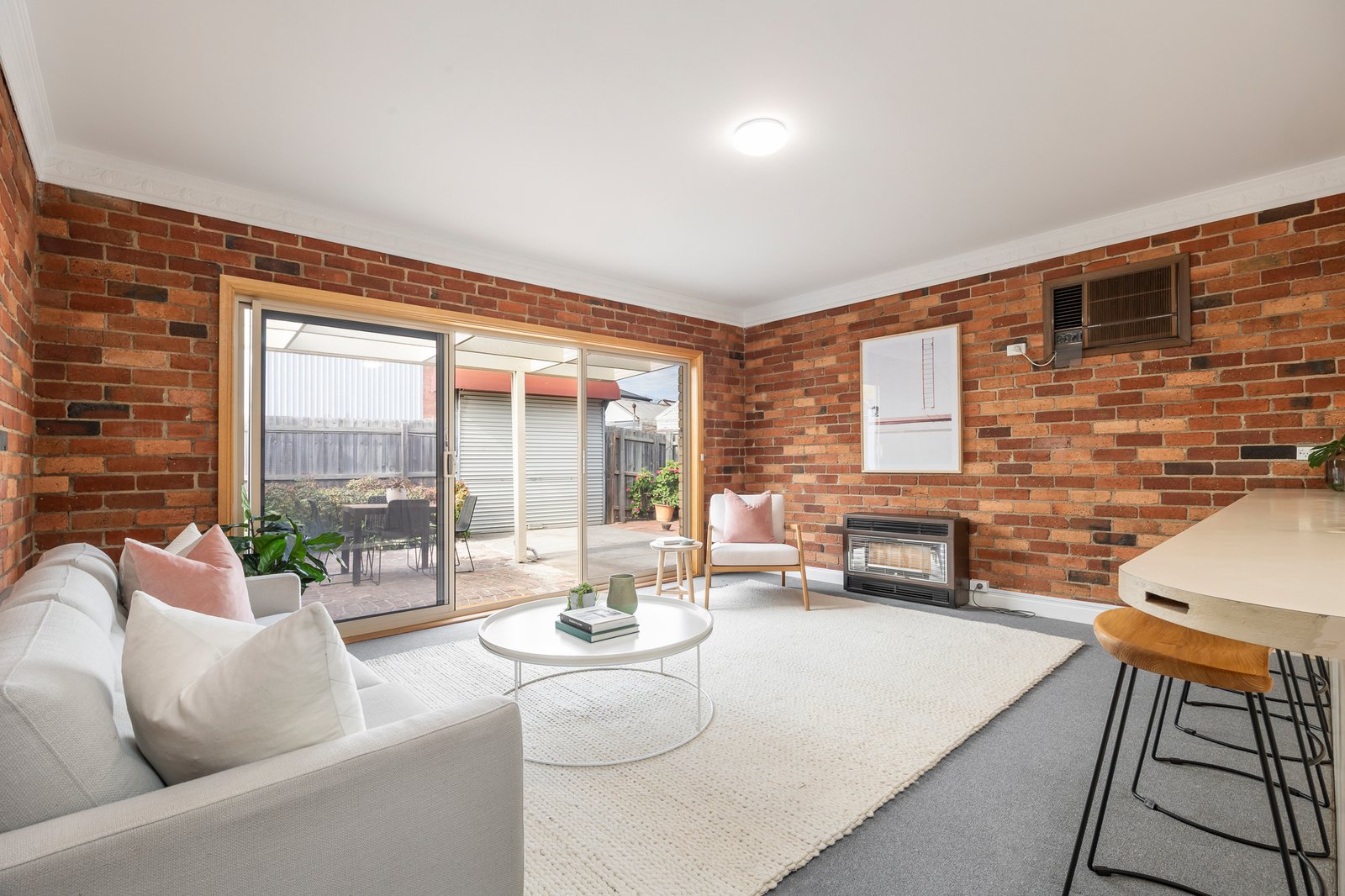 Gallery: 256 Bridge Street