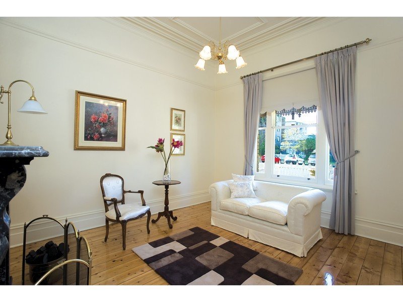 Gallery: 256 Bridport Street West