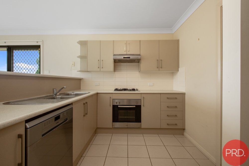 2/56 Clayton Crescent RUTHERFORD 6