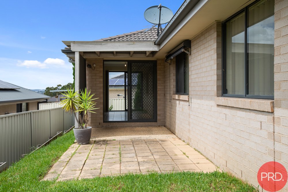 2/56 Clayton Crescent RUTHERFORD 14