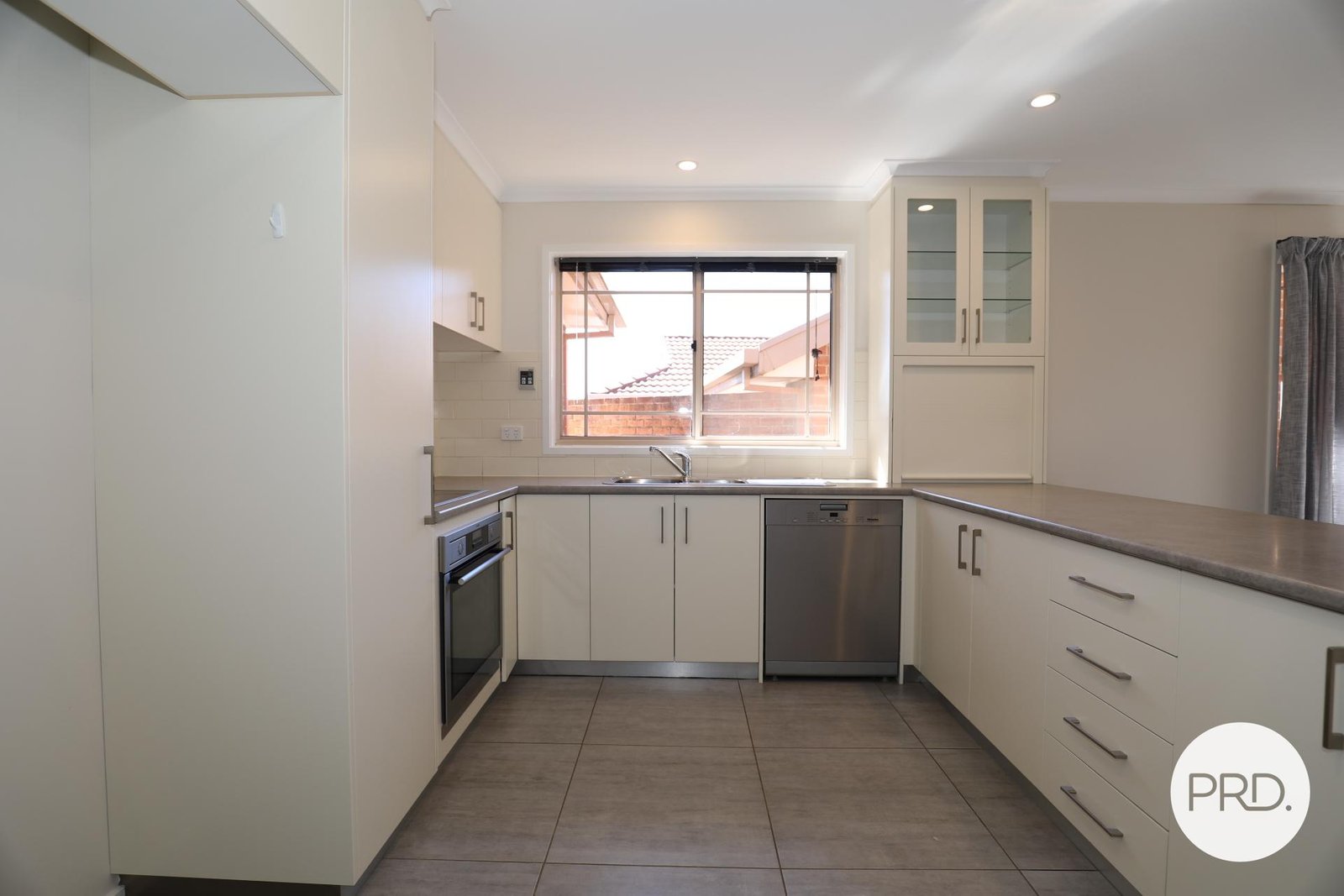 2/56 Emery Crescent KARABAR 4