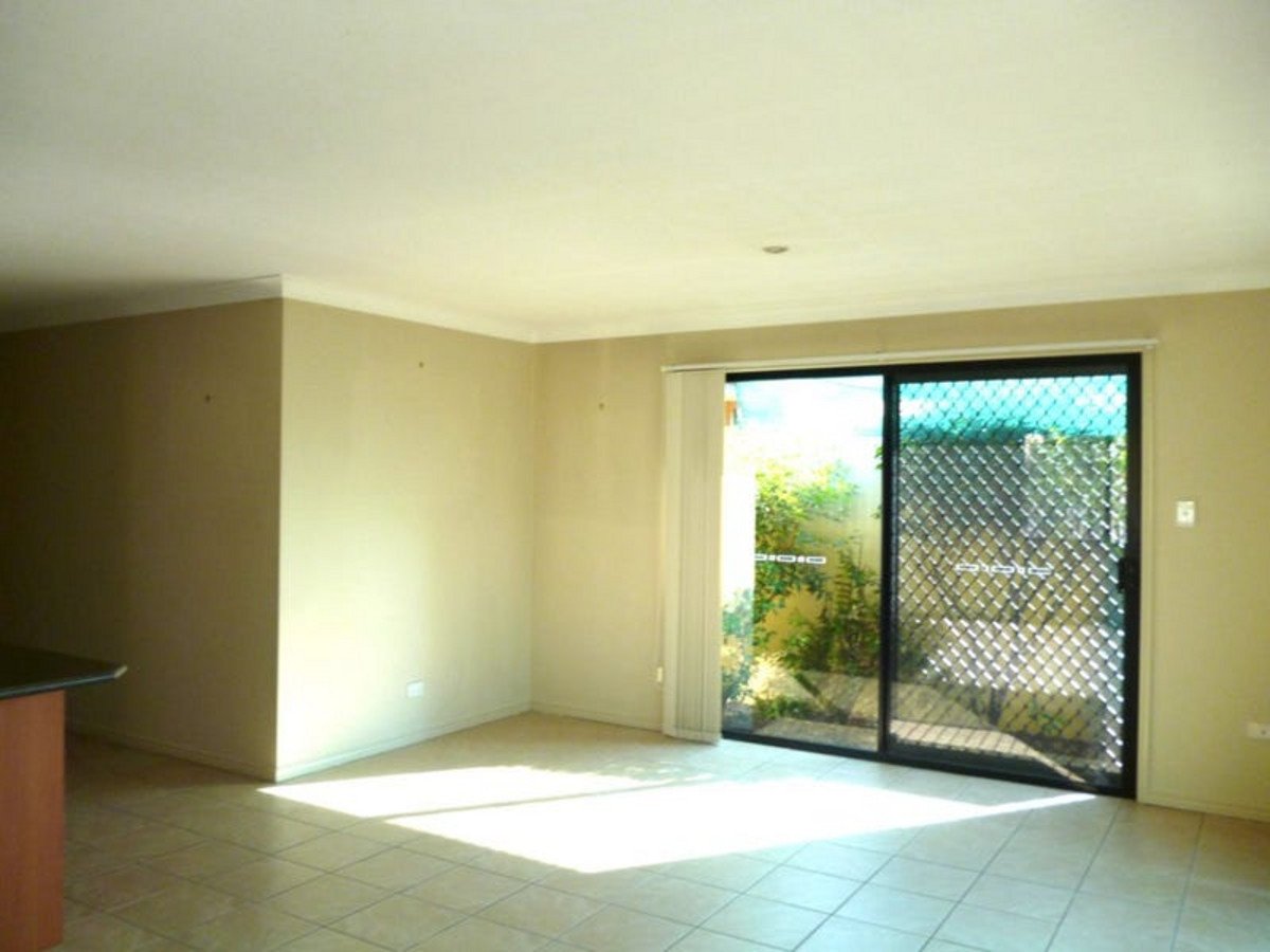 2/56 Inwood Circuit MERRIMAC 3