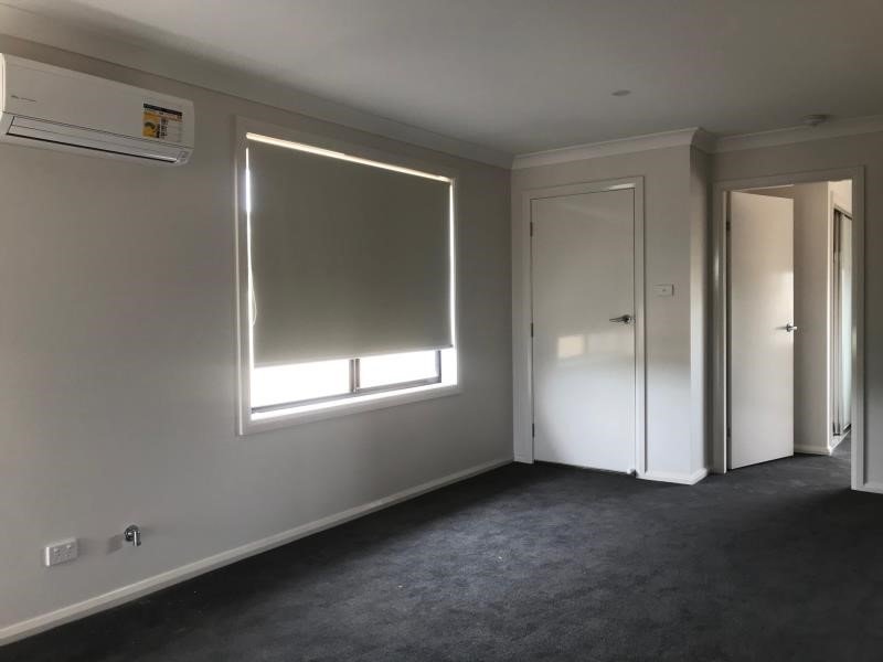 2/56 Kenny Drive TAMWORTH 3