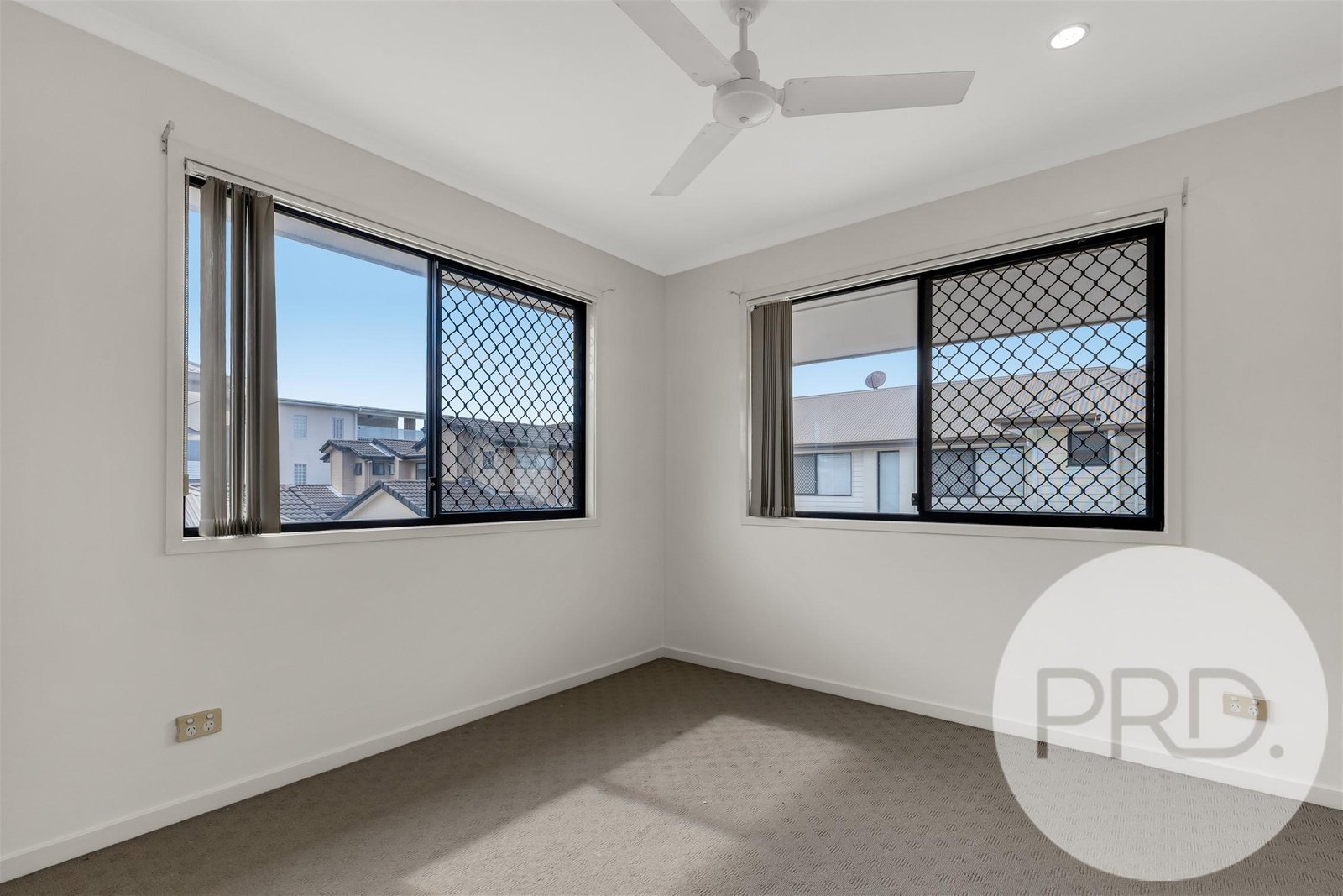 2/56 Lovegrove Street ZILLMERE 11