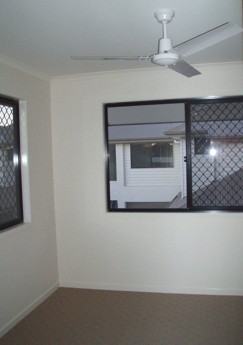 2/56 Lovegrove Street ZILLMERE 5