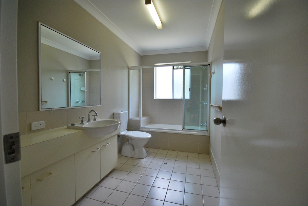 256/19 Burleigh Street "Paradise Grove" BURLEIGH HEADS 9