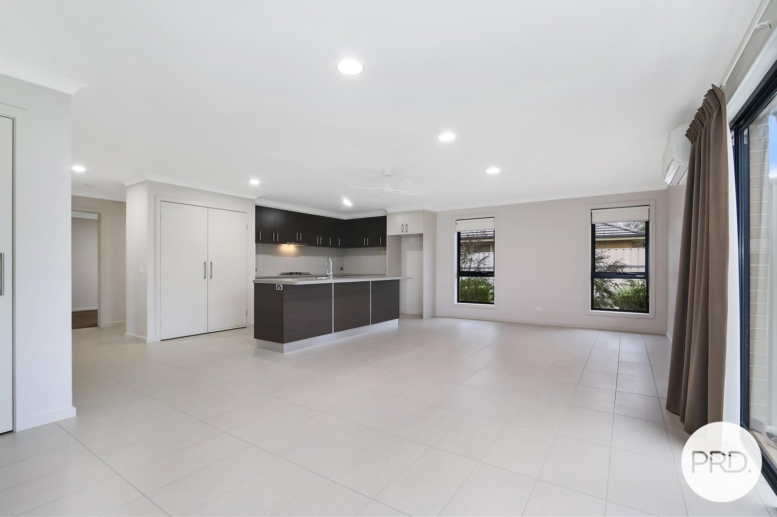 2/562 Buchhorn Street LAVINGTON 4