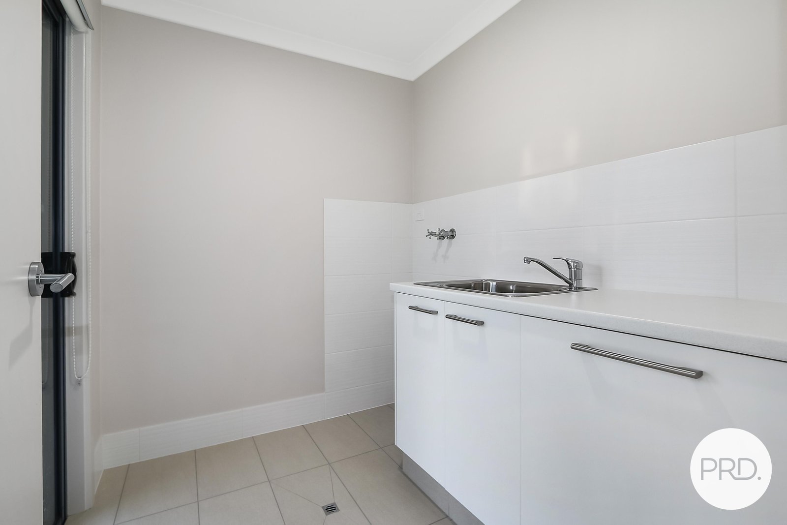 2/562 Buchhorn Street LAVINGTON 8