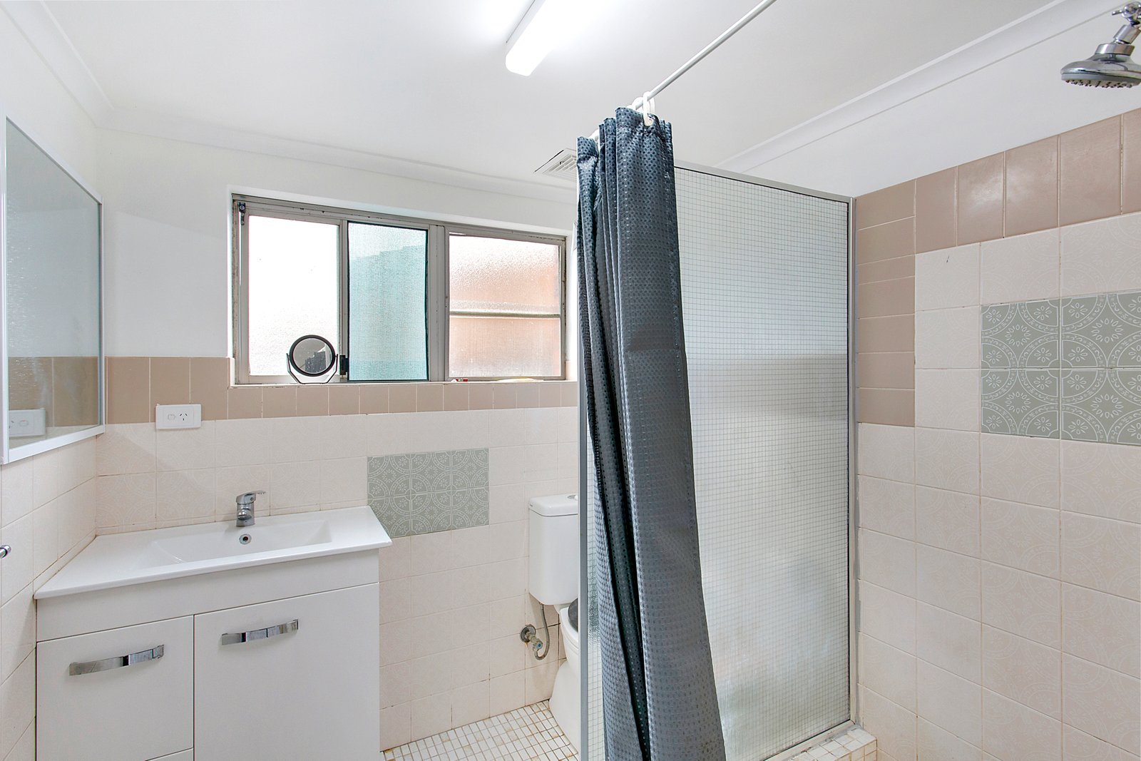 2/563 Ocean Drive NORTH HAVEN 7