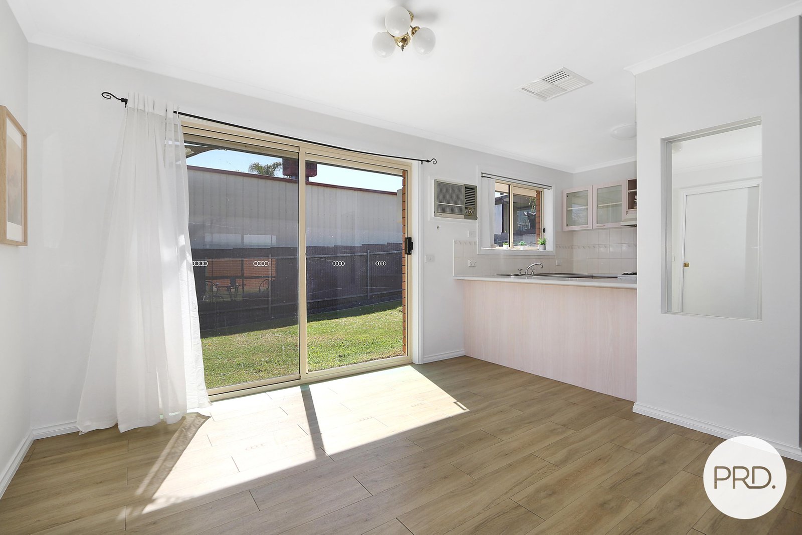 2/564 Seymour Street LAVINGTON 3