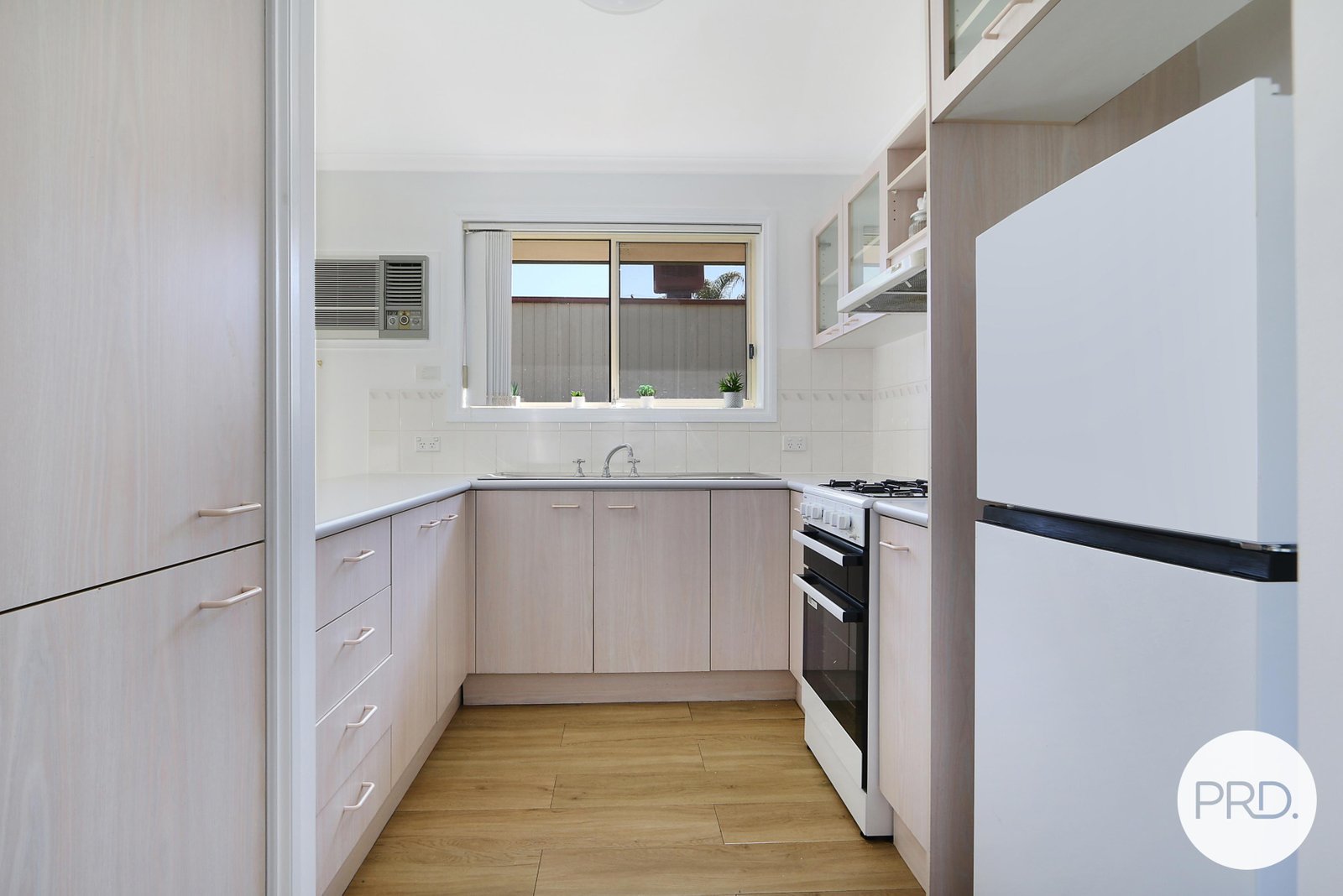 2/564 Seymour Street LAVINGTON 4