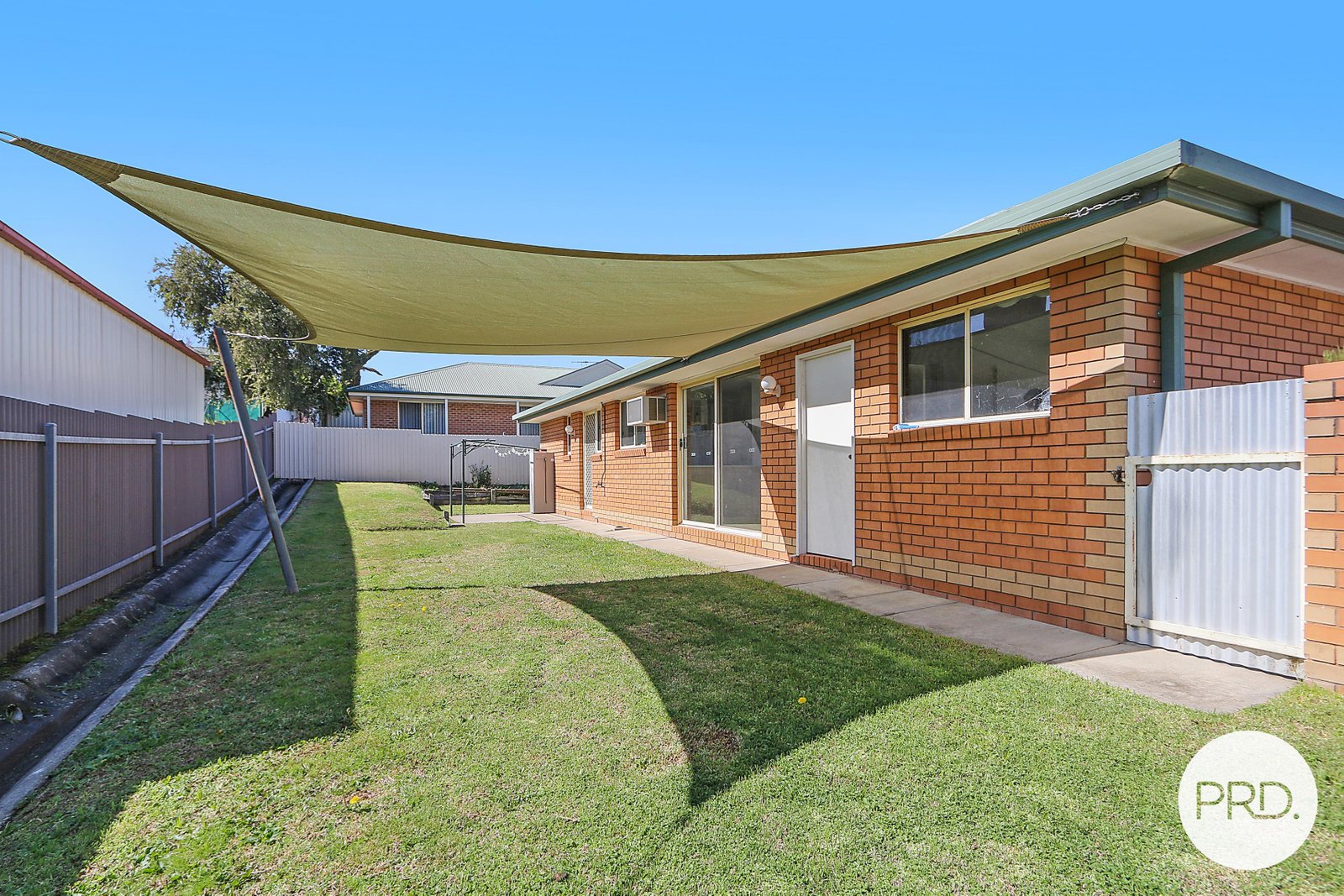 2/564 Seymour Street LAVINGTON 9
