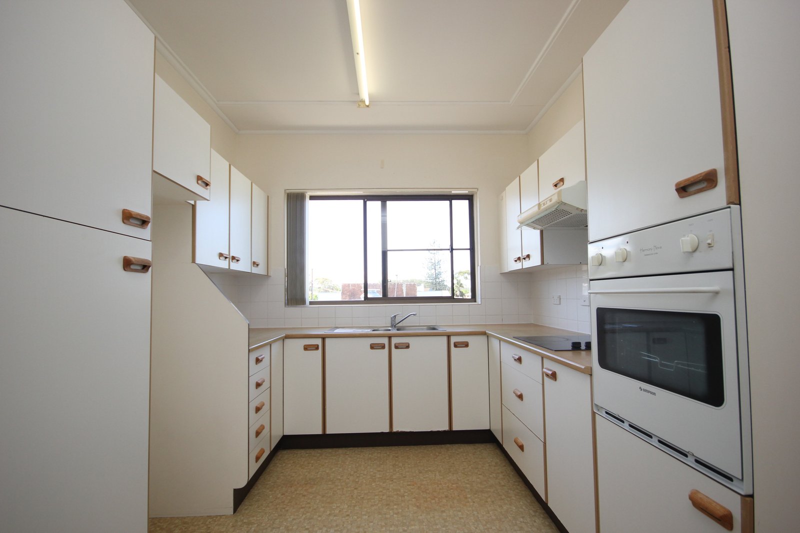 2/57 Bold Street LAURIETON 2