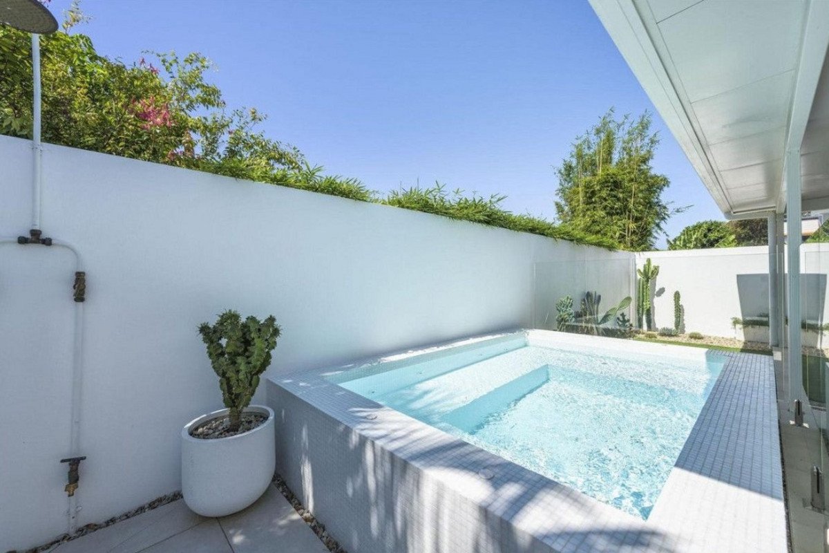 2/57 Nobby Parade Miami 4