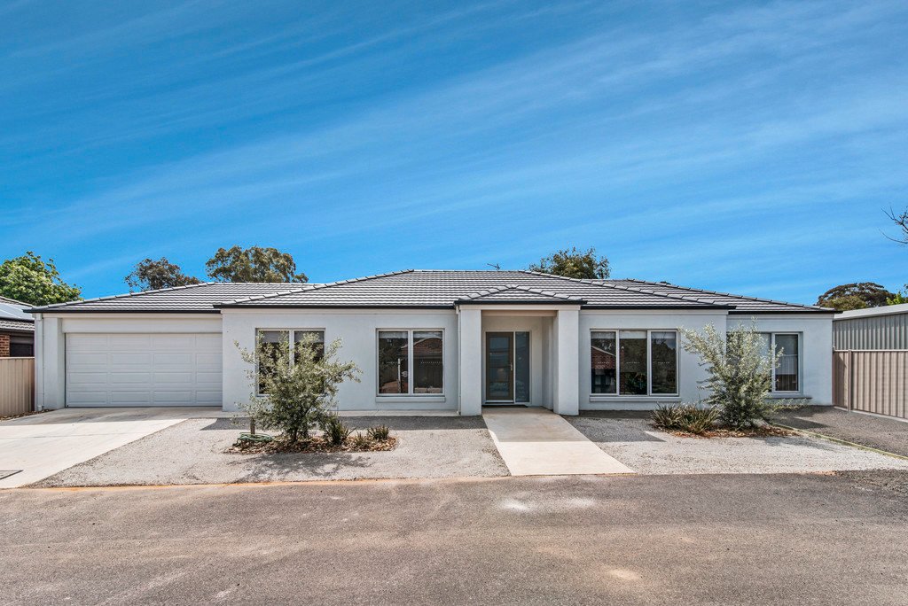 2/57 Ryalls Lane STRATHFIELDSAYE 1