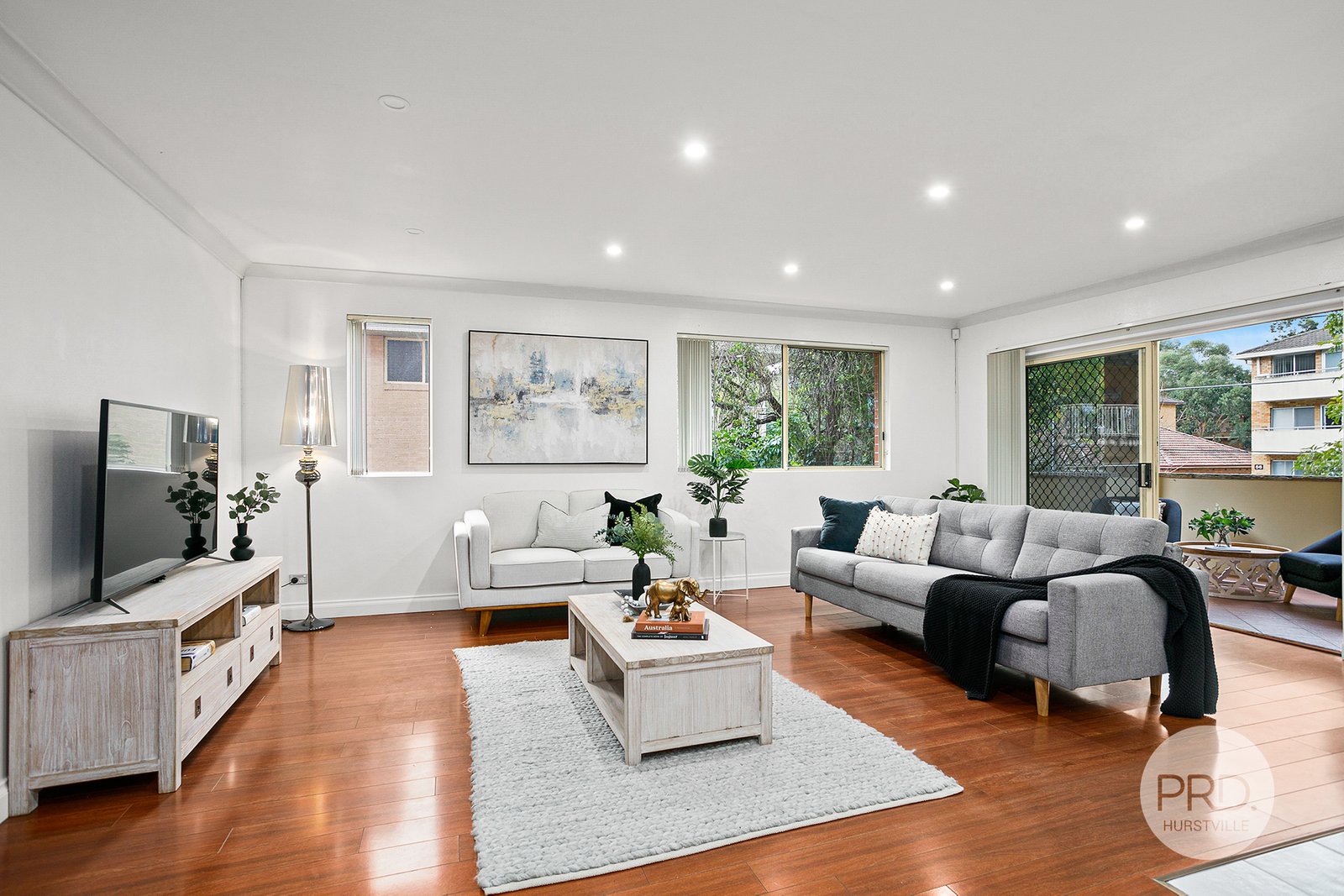 2/57 The Avenue HURSTVILLE 3