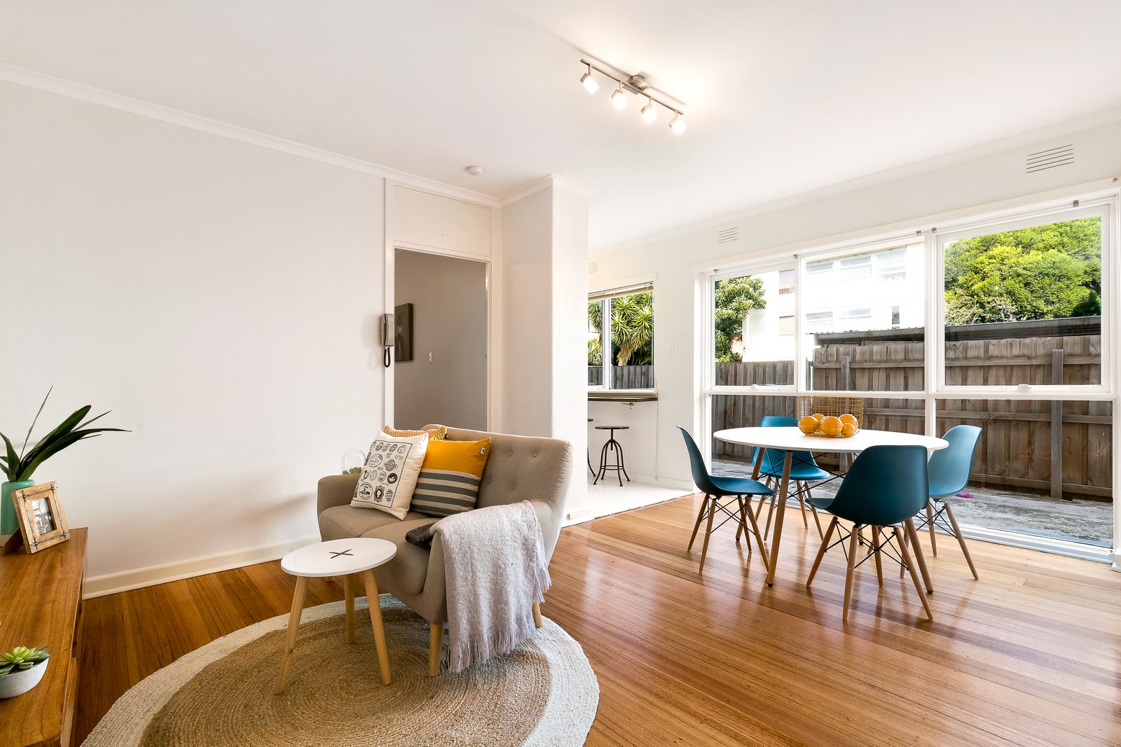 Gallery: 2/58 Lansdowne Road