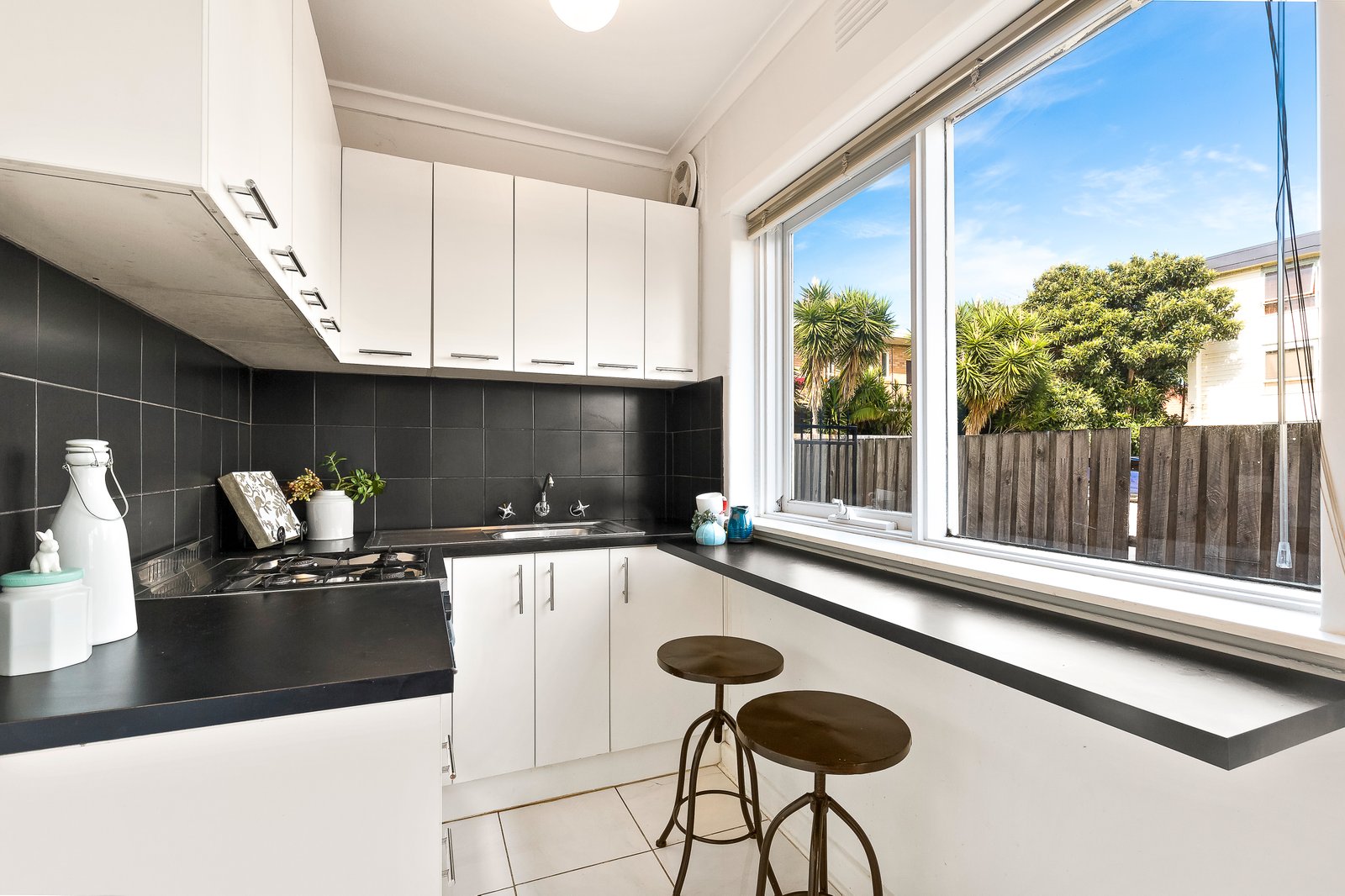 Gallery: 2/58 Lansdowne Road