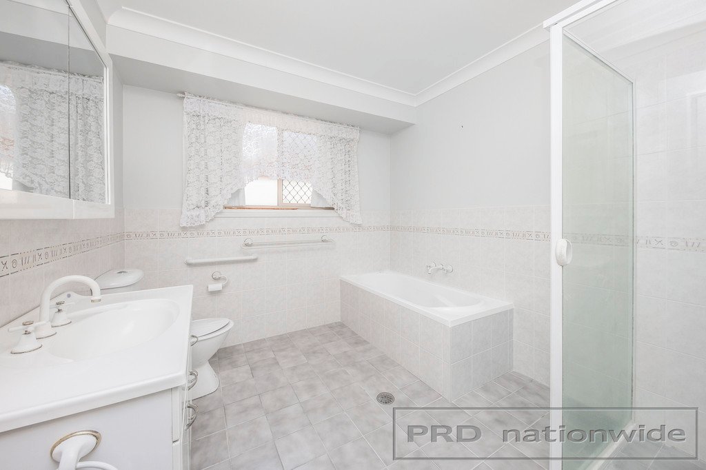 2/58 Lawson Street BERESFIELD 9