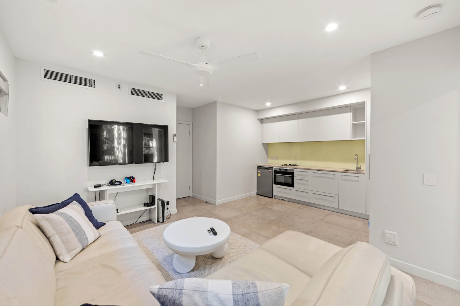 2/58 Teemangum Street CURRUMBIN 12