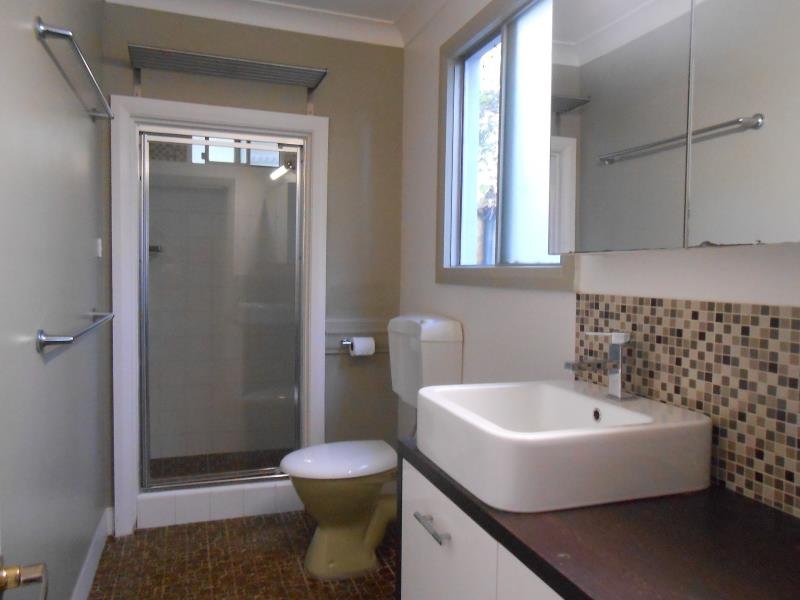 2/58 Upper Street TAMWORTH 4