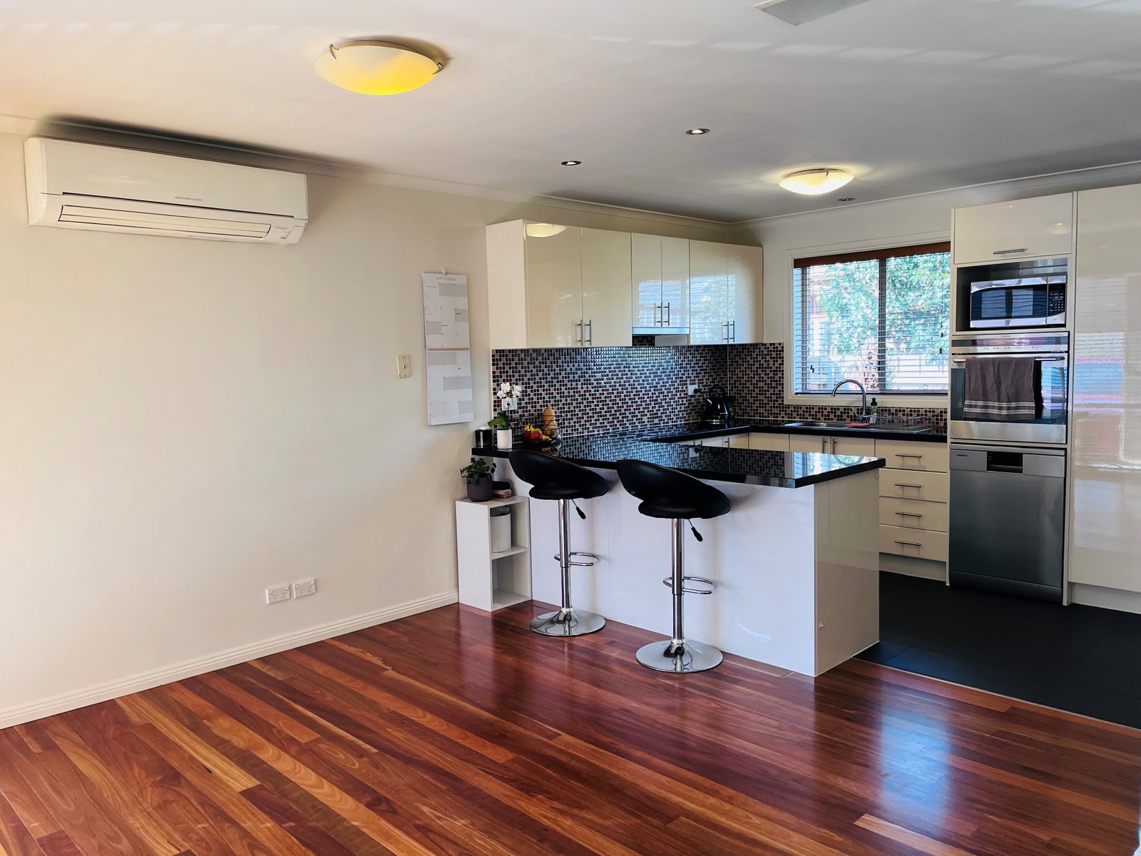 Gallery: 2/585 Warrigal Road