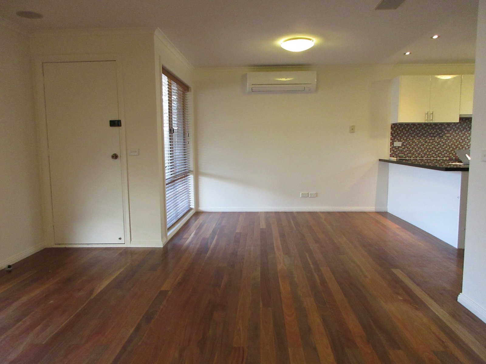 Gallery: 2/585 Warrigal Road