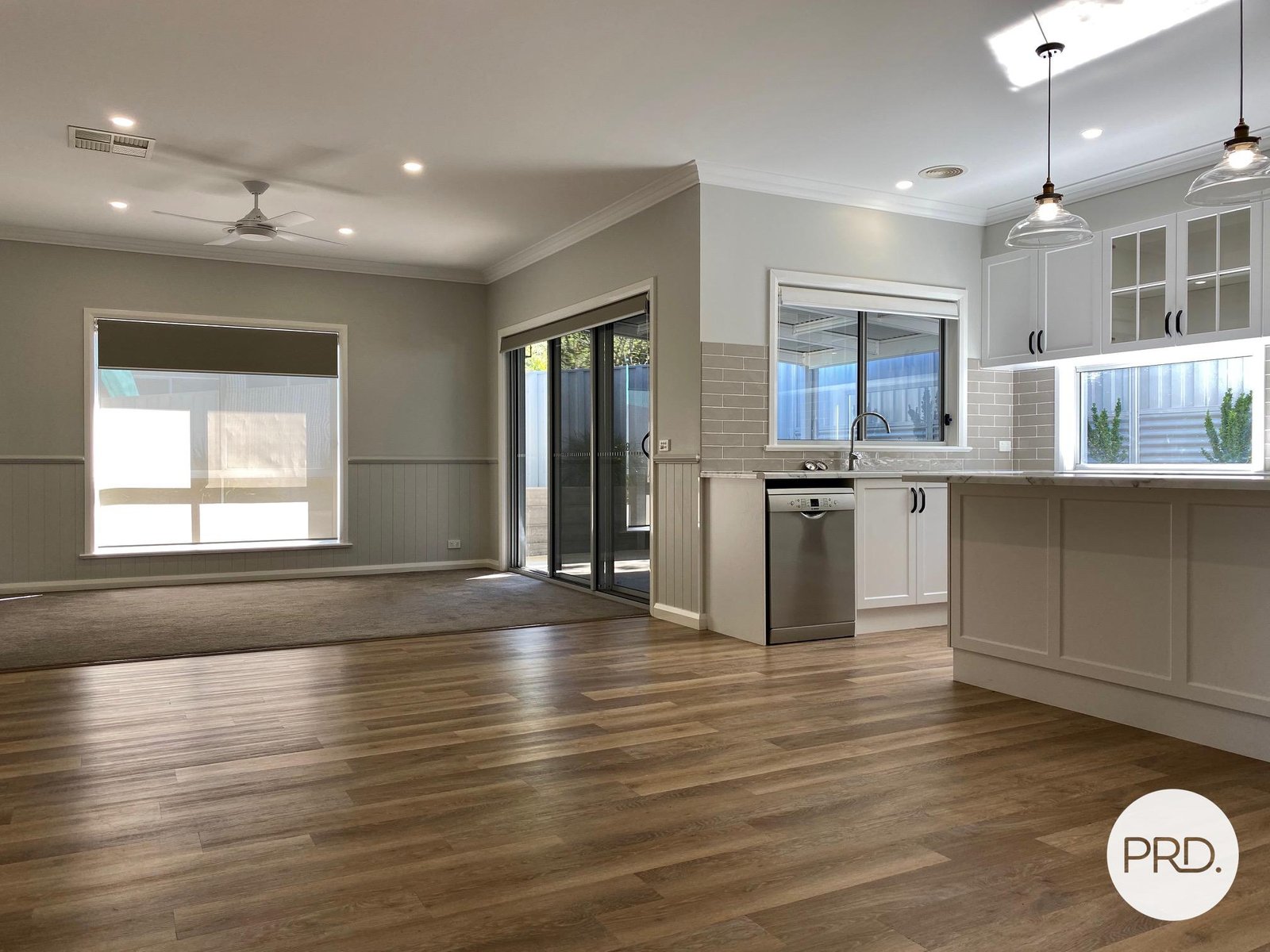 2/586 Schubach Street EAST ALBURY 5