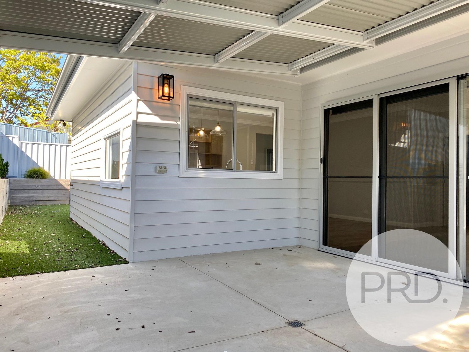 2/586 Schubach Street EAST ALBURY 9