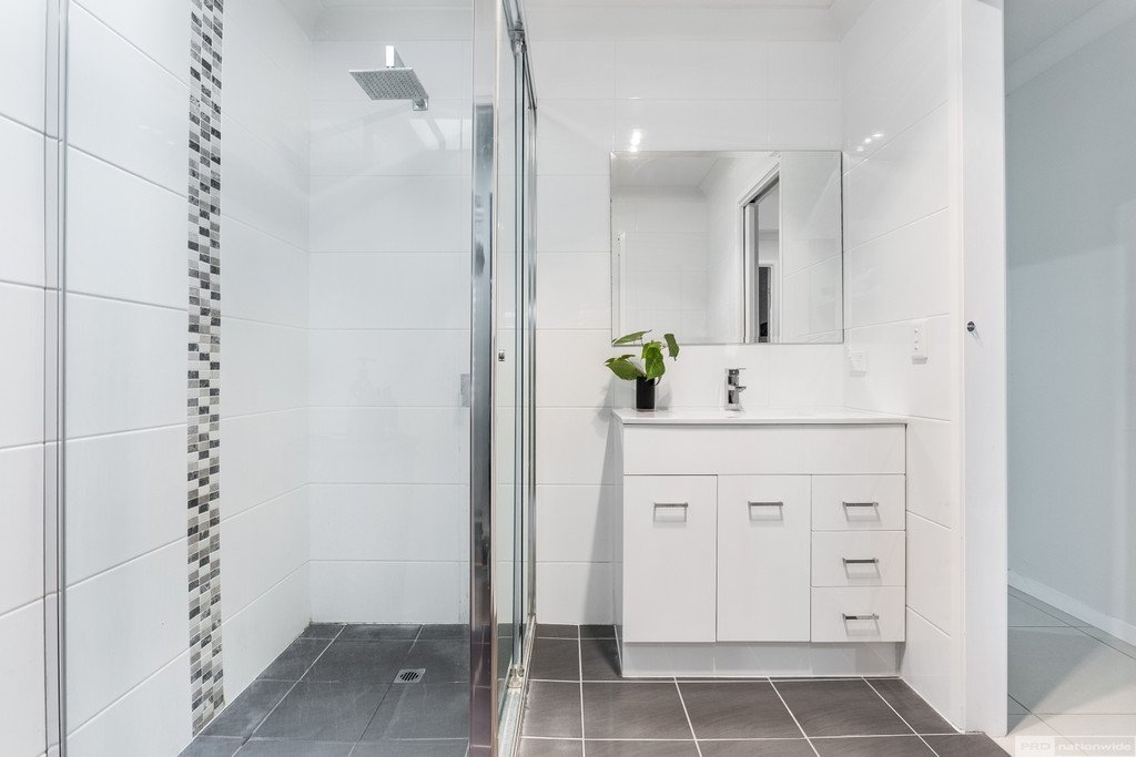 2/59 Corunna Crescent ASHMORE 6