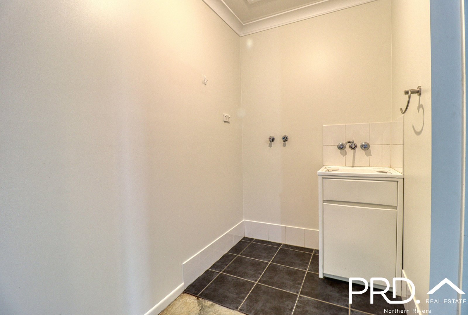 2/59 Sheppard Street CASINO 9