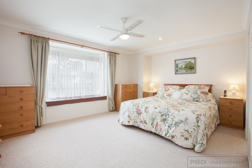 259 Somerset Dr  THORNTON 18