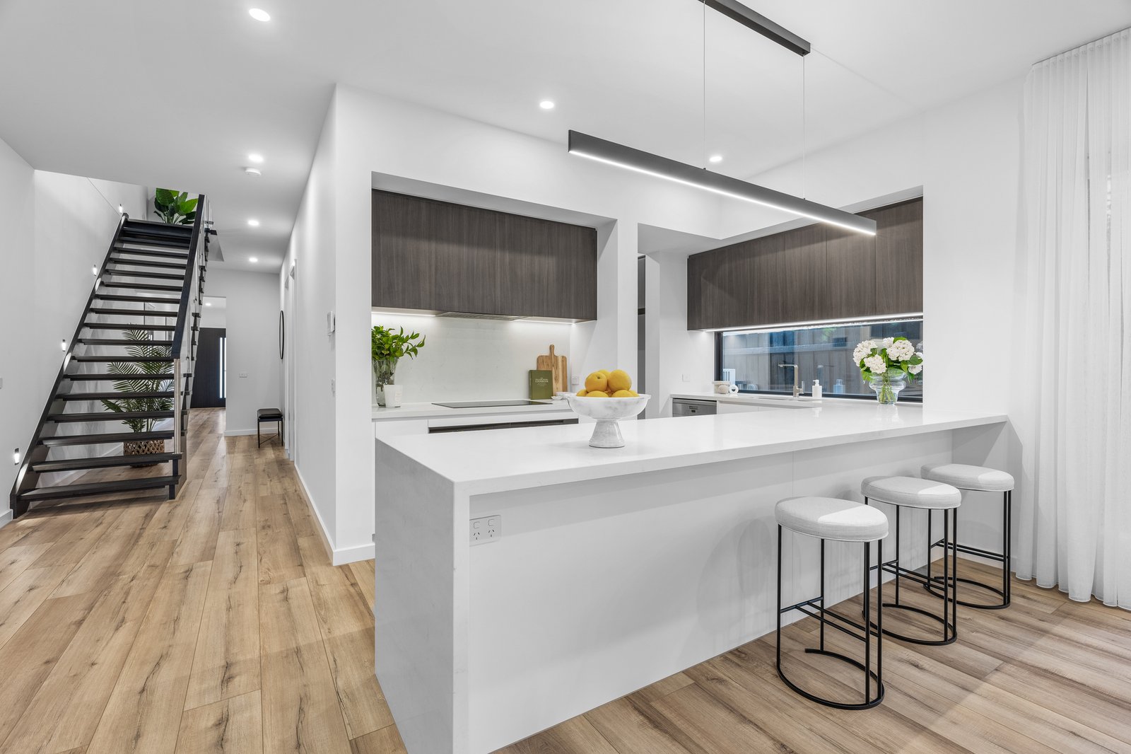 Gallery: 25a Hinkler Avenue