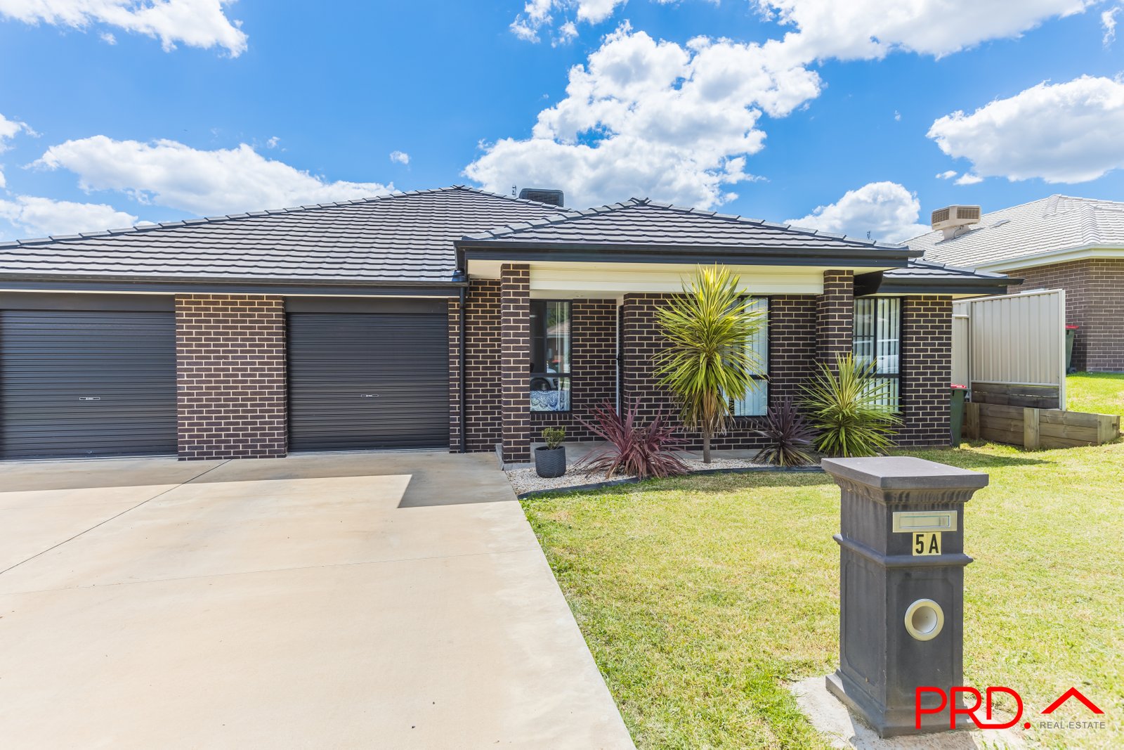 2/5a Lake Place TAMWORTH 1