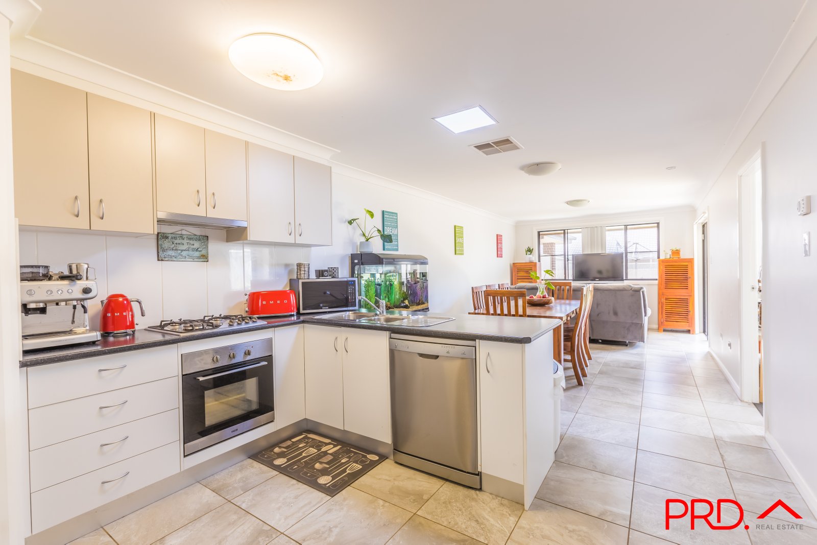 2/5a Lake Place TAMWORTH 3