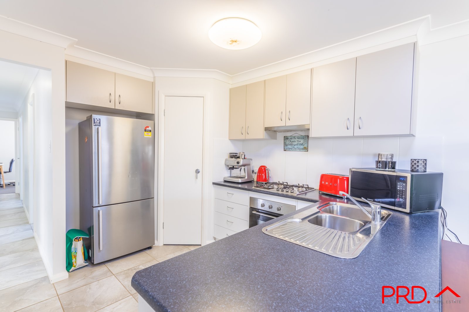 2/5a Lake Place TAMWORTH 9