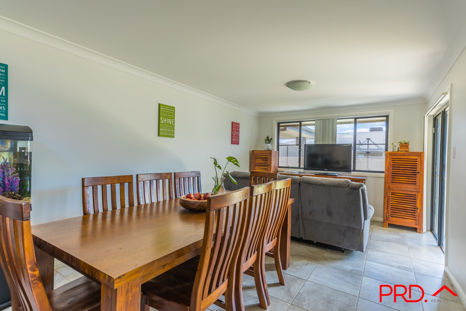 2/5a Lake Place TAMWORTH 11