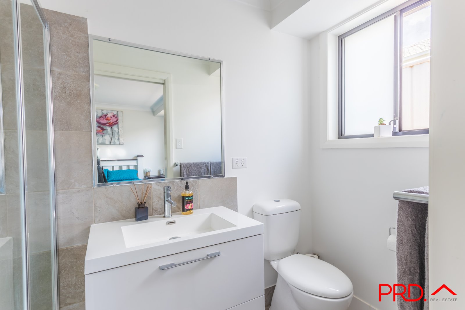 2/5a Lake Place TAMWORTH 13