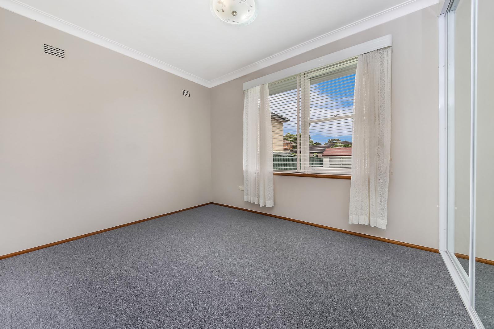 25A Mountview Ave  BEVERLY HILLS 4